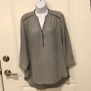 Dress barn Hi low printed blouse size large